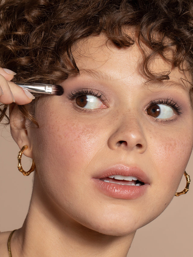 Shadow Brush - Everyday Essential